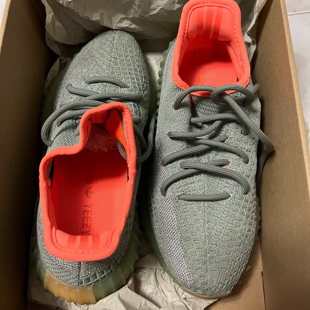 Yeezy kids size 4.5